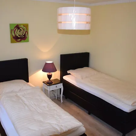 Chic In With Swimming Pool Ferienhaus Montaigu-de-Quercy