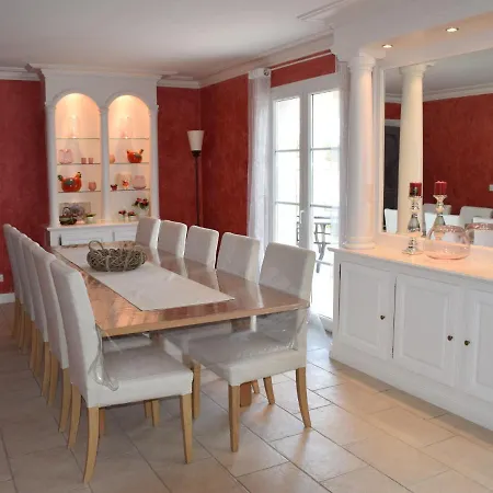 Ferienhaus Chic In With Swimming Pool Montaigu-de-Quercy