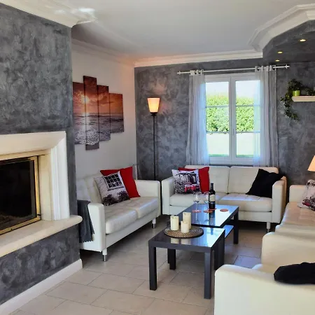 Ferienhaus Chic In With Swimming Pool Montaigu-de-Quercy