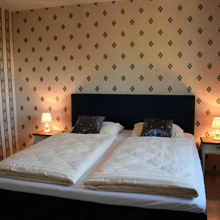 Chic In With Swimming Pool Ferienhaus Montaigu-de-Quercy