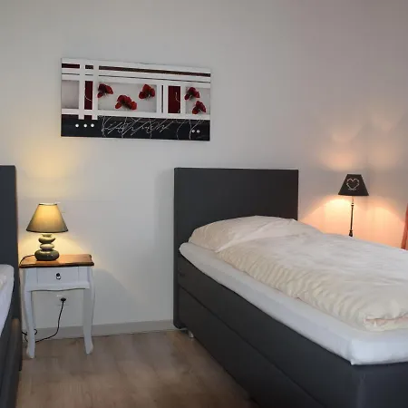 Chic In With Swimming Pool Montaigu-de-Quercy